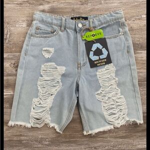Indigo Rein Jean Shorts
Destroyed Recycled Denim
Women's Juniors Size:3/25